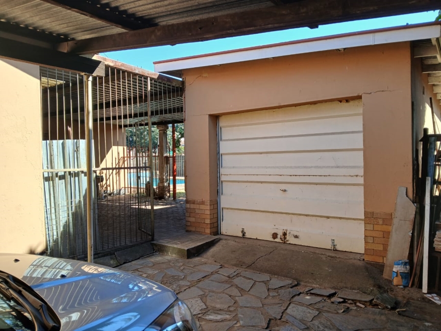 3 Bedroom Property for Sale in Oos Einde North West
